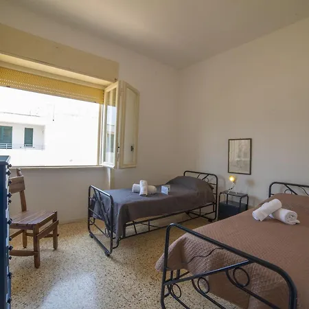 Giulia Sea View سانتا سيزاريا تيرمي