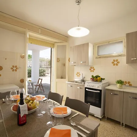 فيلة Giulia Sea View سانتا سيزاريا تيرمي