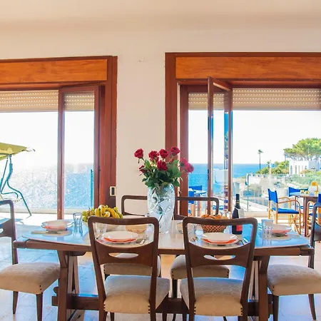 Giulia Sea View * سانتا سيزاريا تيرمي